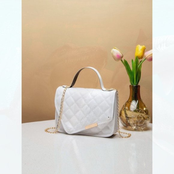 New Quilted Flap Chain Square Bag White 81 - Picture 2 of 4